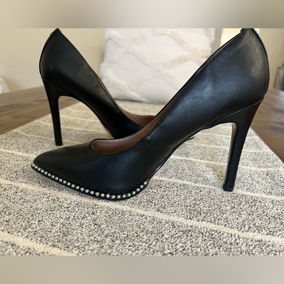 BCBGENERATION Black Pump With Silver Studs - Picture 2 of 7